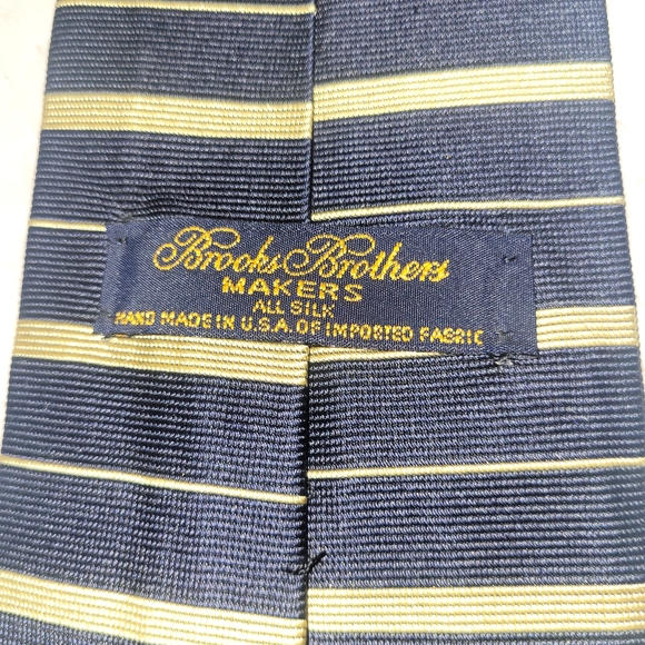 Brooks Brothers Navy Tie with Yellow Stripe Pattern - Picture 4 of 4